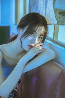 美女胸脯